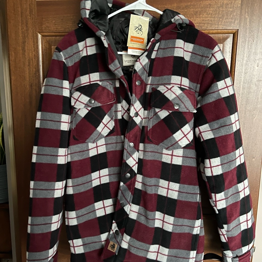 Men’s size small Legendary Whitetails jacket